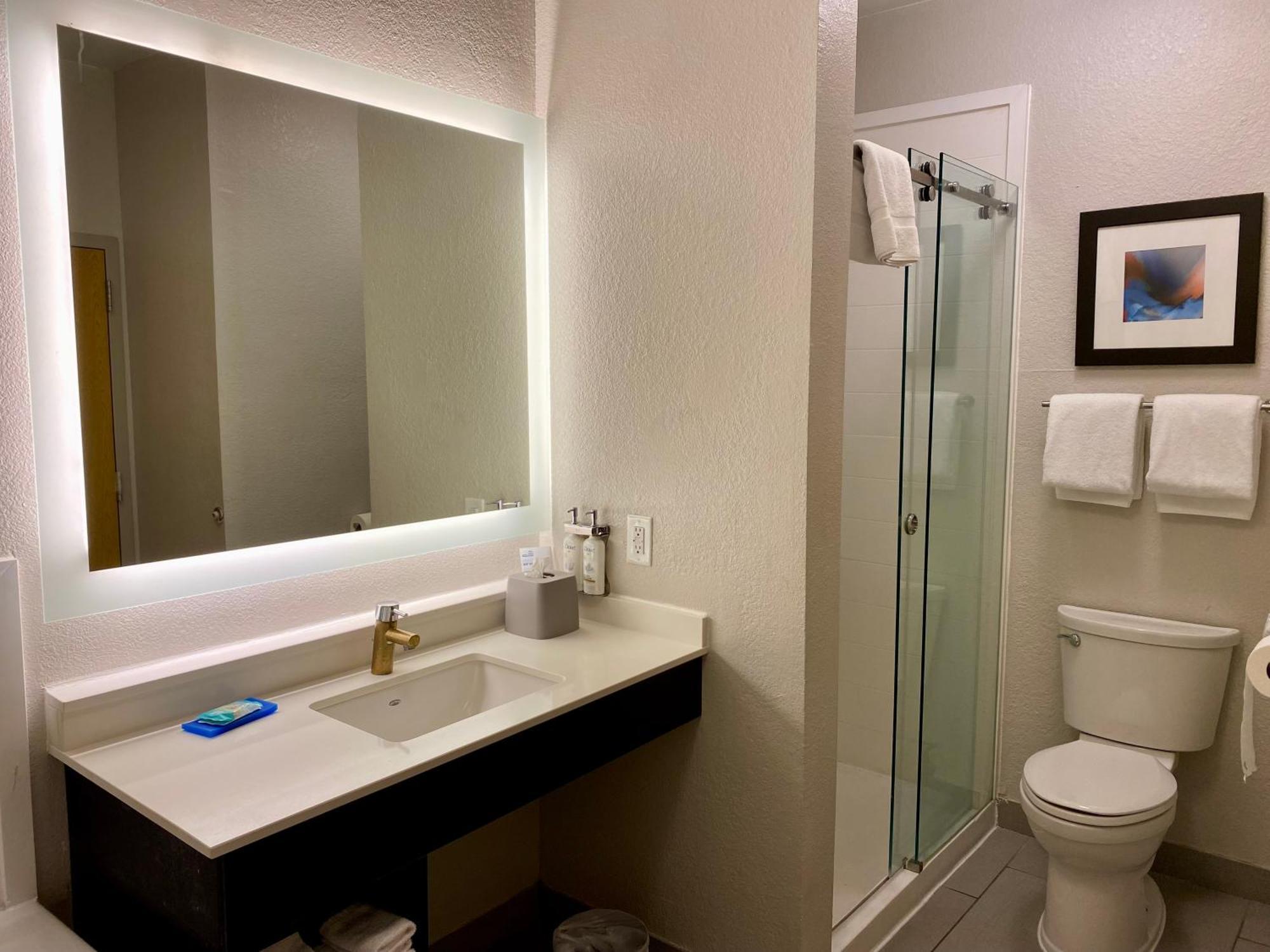 Holiday Inn Express Metropolis By Ihg Exterior photo