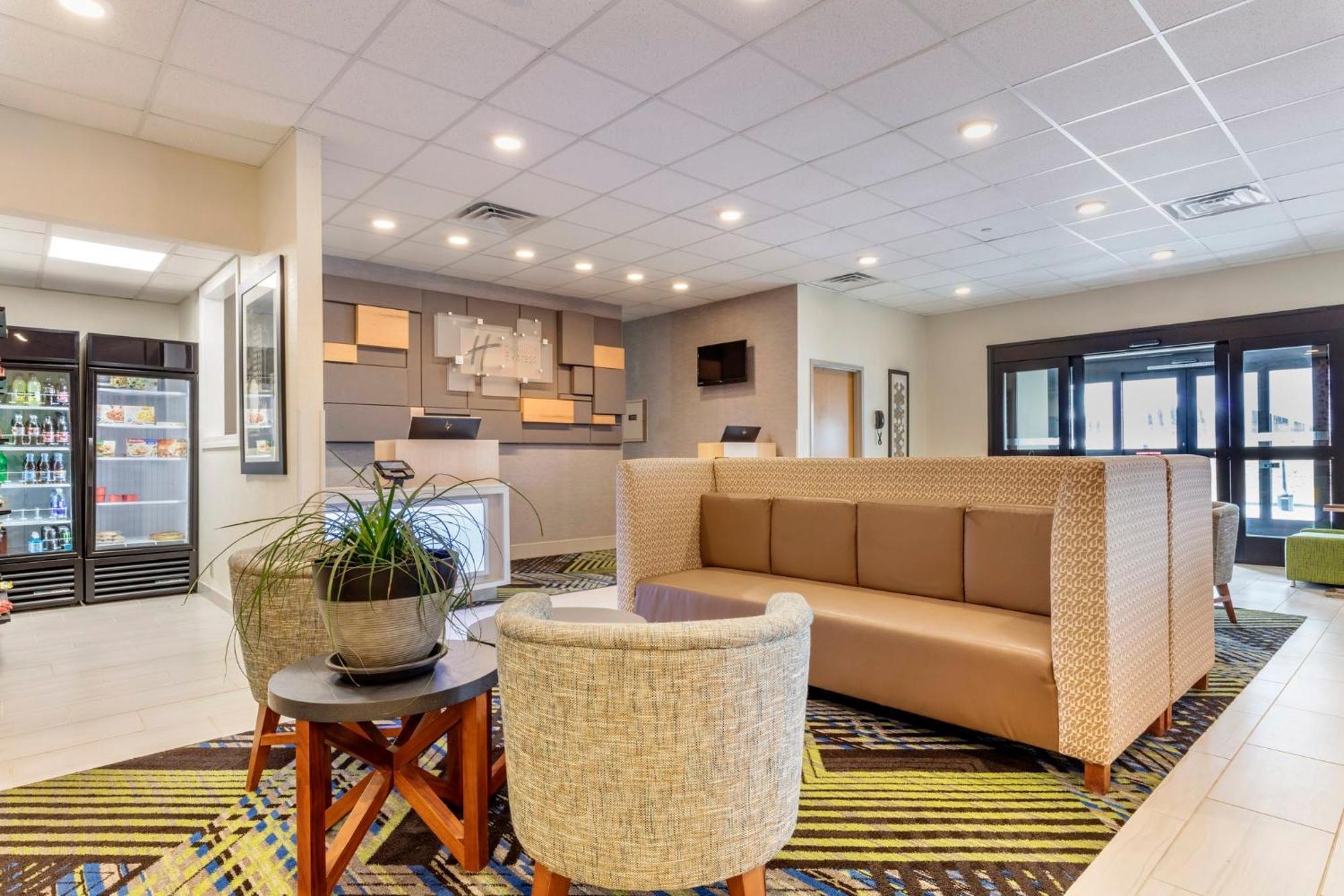 Holiday Inn Express Metropolis By Ihg Exterior photo